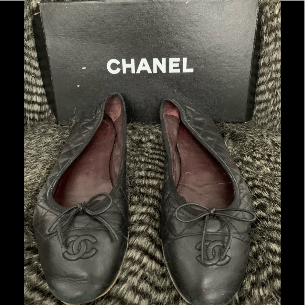 CHANEL classic quilted leather designer flats